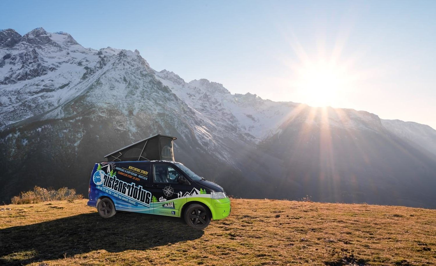 Lire la suite à propos de l’article Passez le cap, découpez-le : 5 avantages du toit relevable pour votre van aménagé