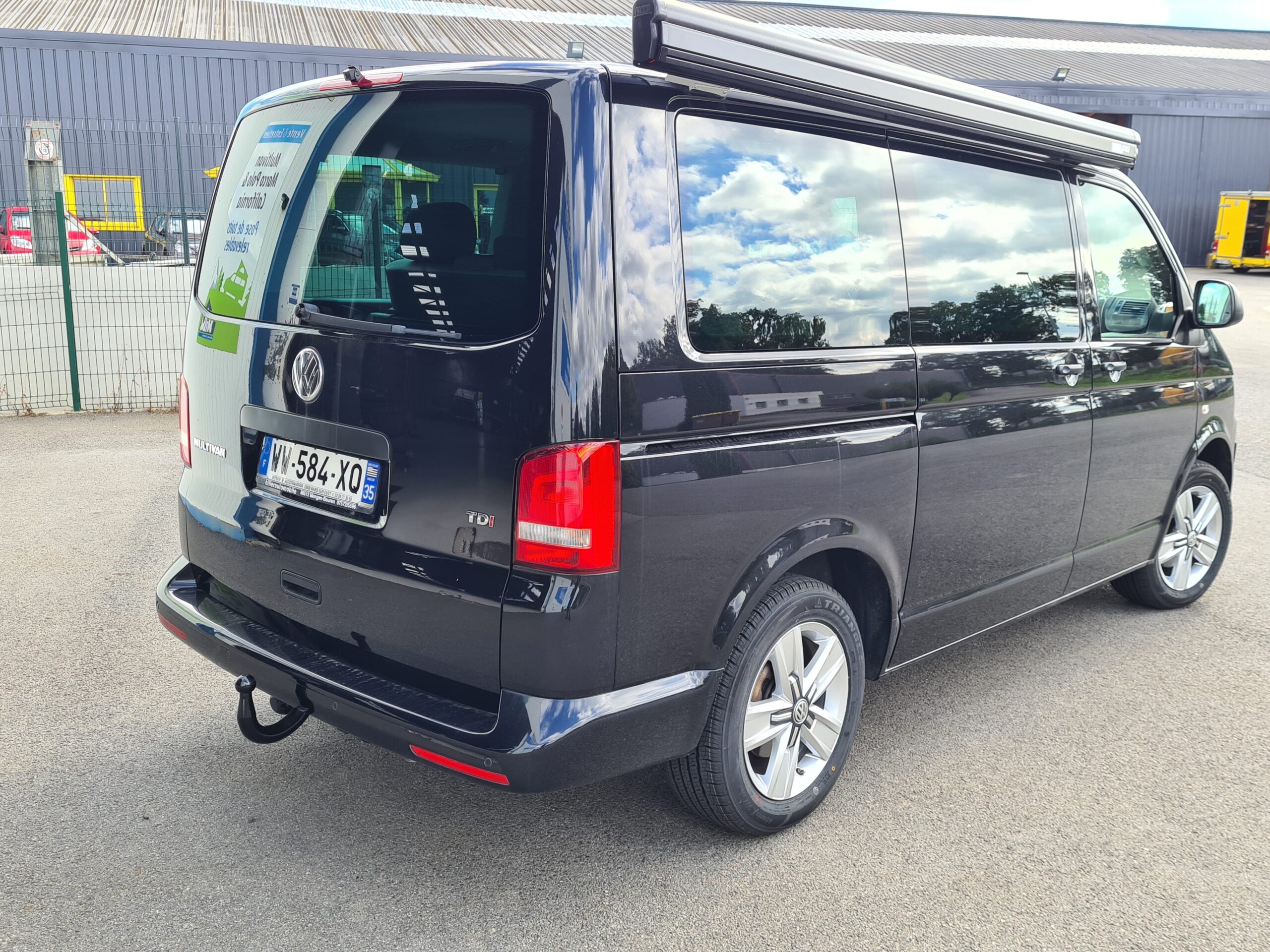 Lire la suite à propos de l’article Bien entretenir votre toit relevable : 4 choses à ne pas négliger